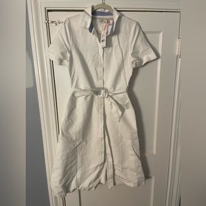 Vineyard Vines White linen button down collared tie front dress!